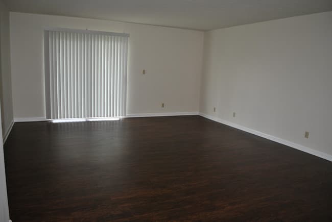 Plaza Square Apartments