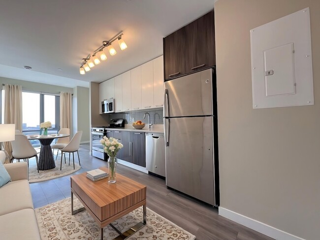 Building Photo - 1524 Sheepshead Bay Rd Unit 18C