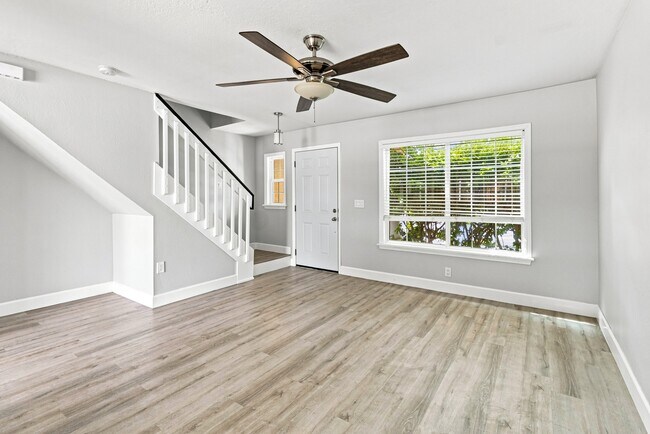 Photo - 1365 Carey Glen Cir