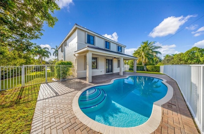 Building Photo - 1538 Tamarind Ct