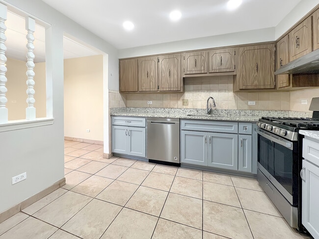 Photo - 10702 Keating Ave Unidad 1S Rental