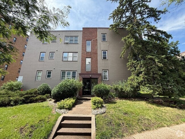 Building Photo - Lake Condo near W Lake & Excelsior Blvd - ...