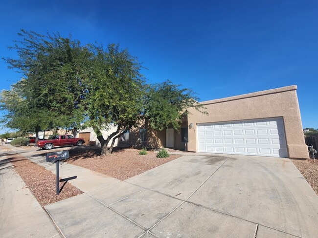 Building Photo - 5983 Avenida Bodega