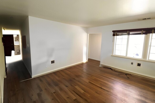 Photo - 680 N Cambridge St