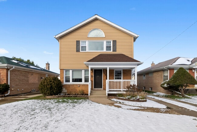 Building Photo - 7432 W Ainslie St