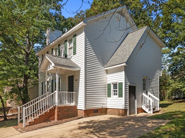 Photo - Spacious 3 Bedroom Home, LVP Floors, Updated Kitchen, New Cabinets, Granite, SS Appliances, Pet F...