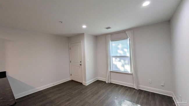 Photo - 313 N Navy Blvd