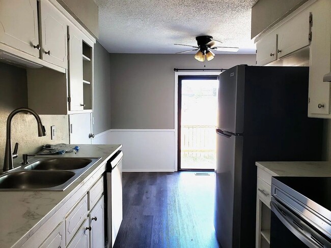 Photo - Beautiful Three Bedroom, One and a Half Bath