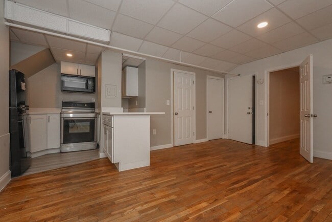 Photo - 16 Aberdeen St Unit AB