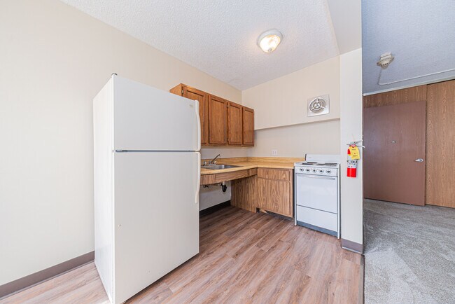 z-063026-Carbondale Towers