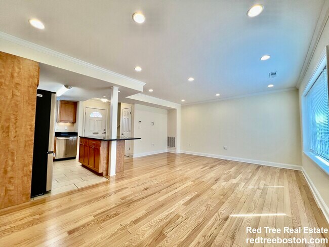 Photo - 180 Thornton Rd