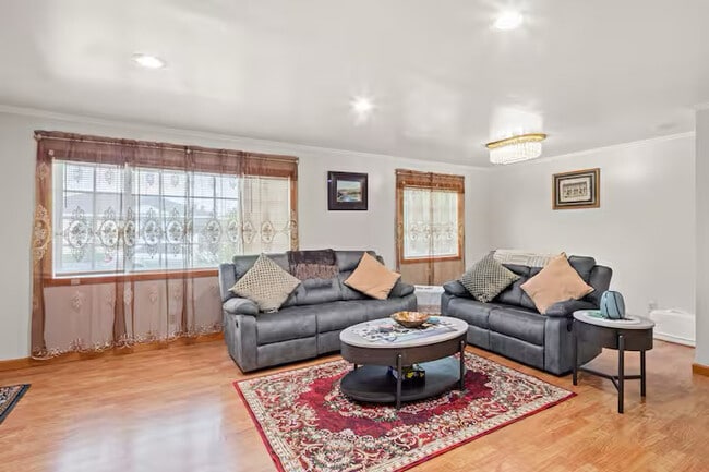 Photo - 430 E 184th St