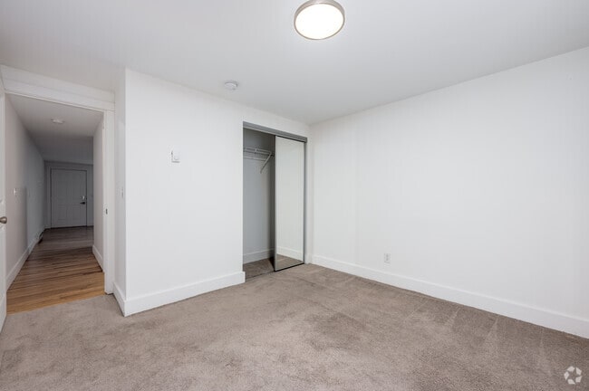 1BR, 1BA - 550SF - Bedroom
