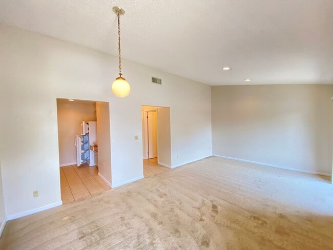 Photo - 620 SE 28th Pl Unidad D
