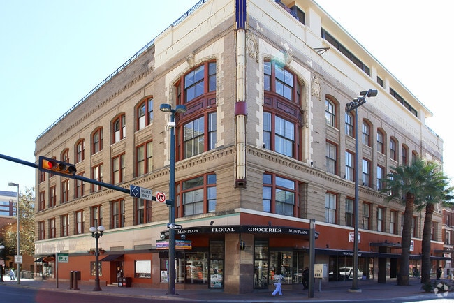 Photo - Main Plaza Apartments