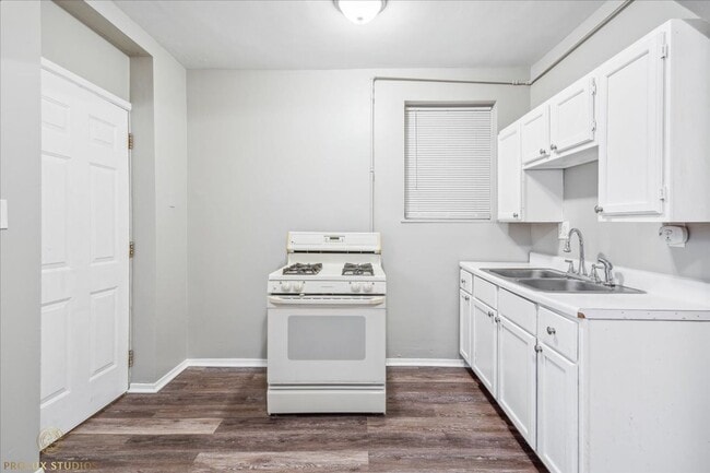 Photo - 5041 W 18th St Unit 8