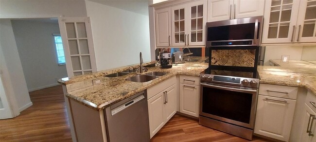 Photo - 4967 SW 32nd Ave