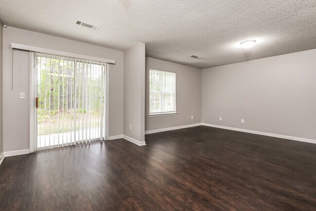 Photo - 6346 Hickory Ln Cir