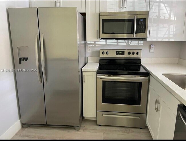 Photo - 8893 Fontainebleau Blvd Unidad 103