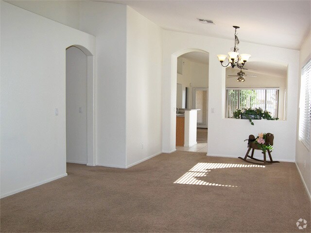 Building Photo - 10871 W Alvarado Rd Rental