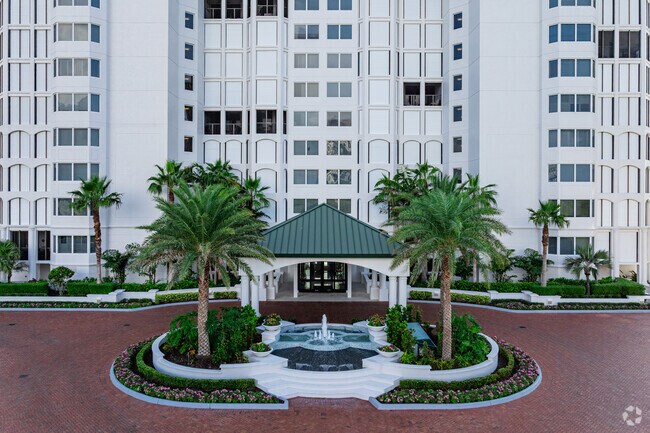 Photo - Carlysle At Bay Colony