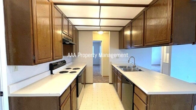 Photo - Nice 4 bedroom 2 bath Single family home in great neighborhood!