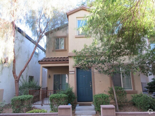 Building Photo - Famous Alcove Rental