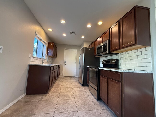 Photo - 506 E Townley Ave