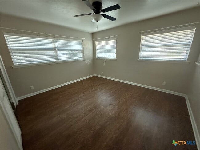 Photo - 1400 N East St