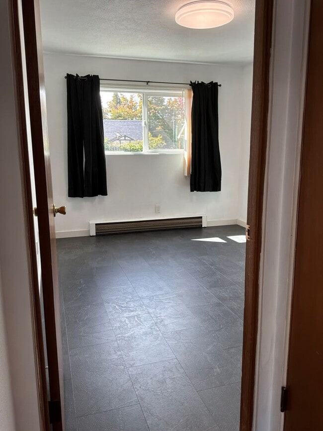 236 E Lauridsen Blvd Unit 1