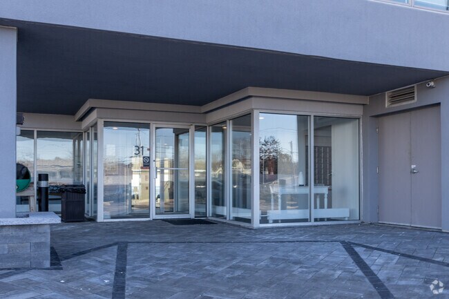 Photo - Linwood Arms