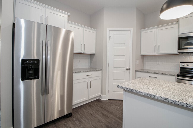 Photo - 220 Drayton Dr