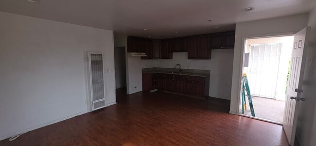 Photo - 1120-1122 W 93rd St Unidad 1122 W 93rd St