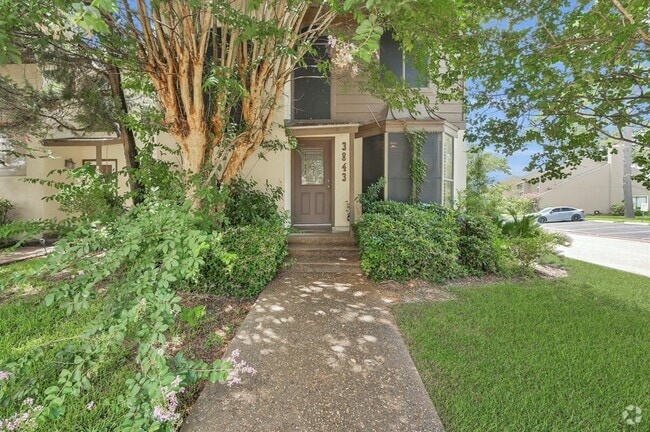 Building Photo - 3843 Knollcrest Dr Rental