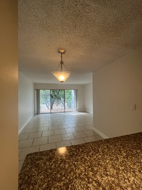 Photo - 9351 Fontainebleau Blvd Unidad B202 Rental