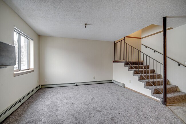 Photo - 5 bedroom 2 Bathroom 4 level townhome