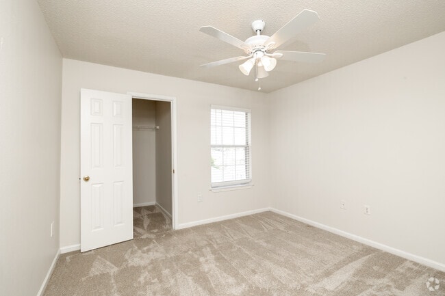 2BR, 2BA - 980SF - Bedroom