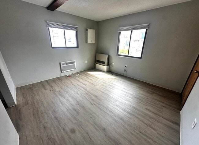 Photo - 10 Thompson St Unit B