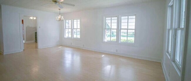 Photo - 1122 SE Lanvale St