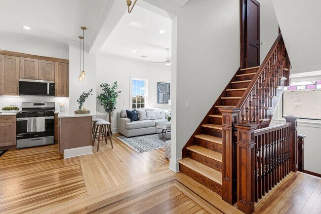 Photo - 508 Charles St