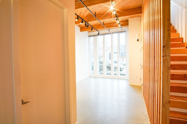 Photo - Modern Design Live/Work Townhouse in NW Portland! Unidad 1247