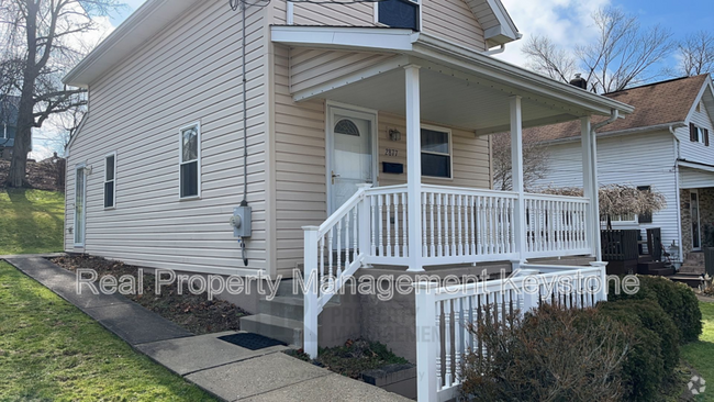 Building Photo - 2877 Hemlock St Rental