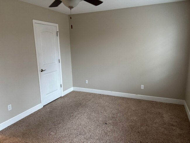 Photo - 3 Bedroom/2 Bathroom Apartment! Unit 2720-05
