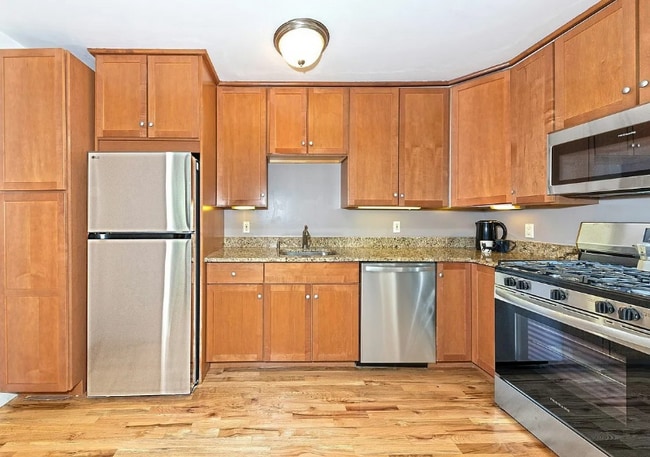 Photo - 69 E 130th St