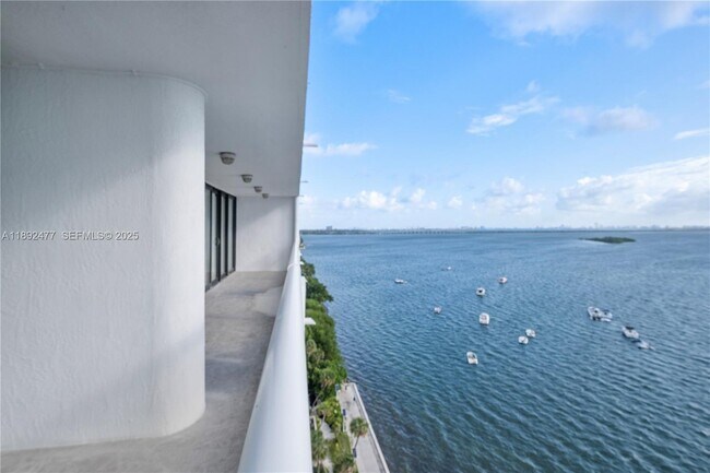 Photo - 1717 N Bayshore Dr Unidad A-1733