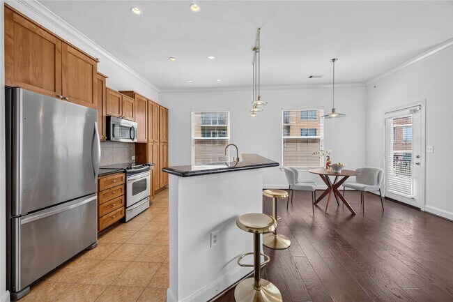 Building Photo - 1010 Rosine St Unit 35