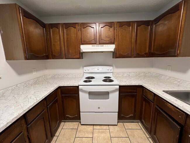 Photo - 406 Herbert Rd