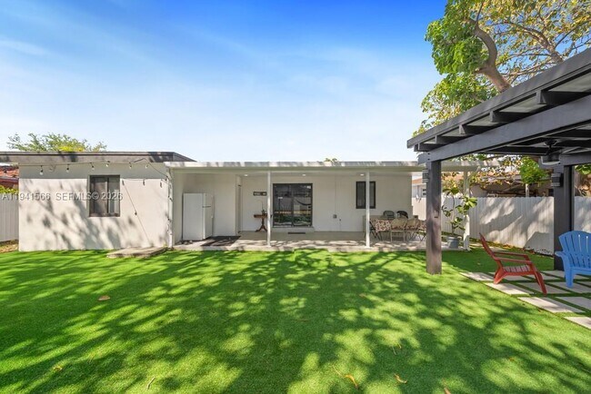 Photo - 445 SW 62nd Ct