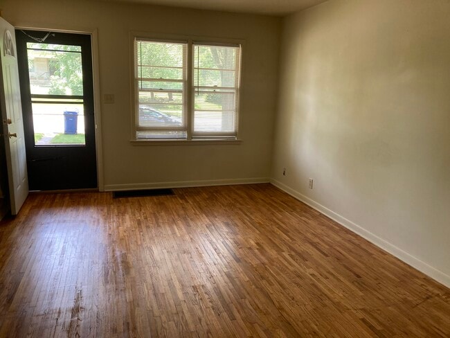 Photo - 1112 W Elm St