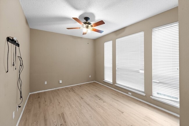 Photo - 1226 Rivercrest Dr